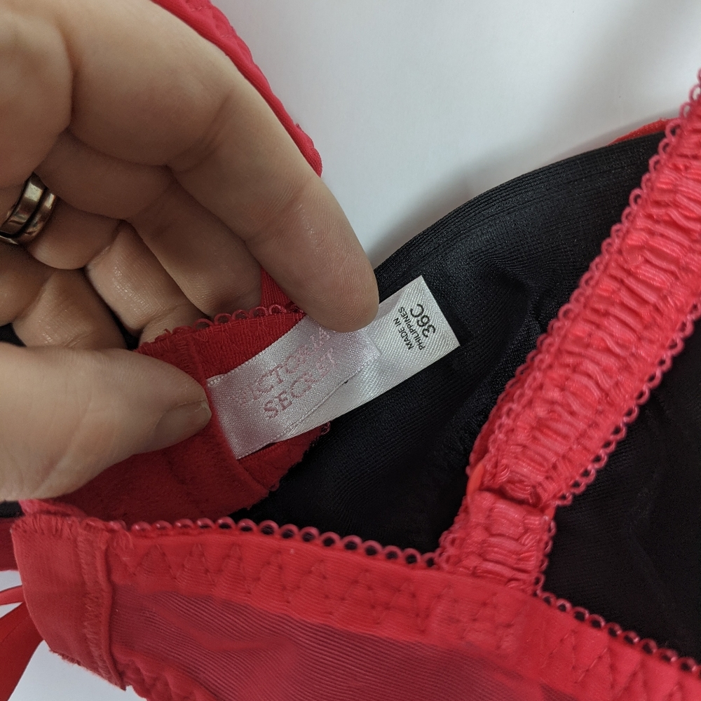 Victoria's Secret red black lace underwrite bra - Picture 3 of 8
